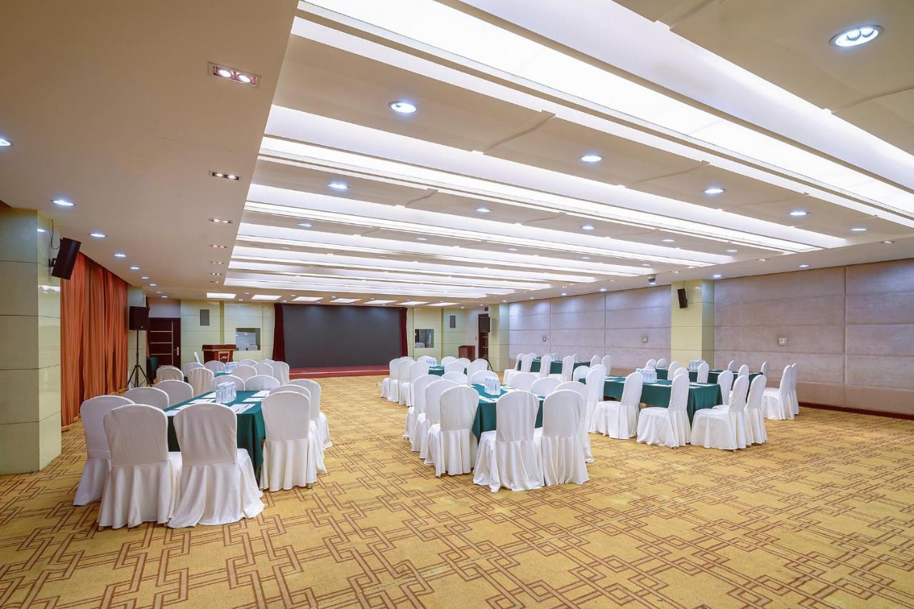 Grand Metropark Hotel Shandong Жинан Екстериор снимка