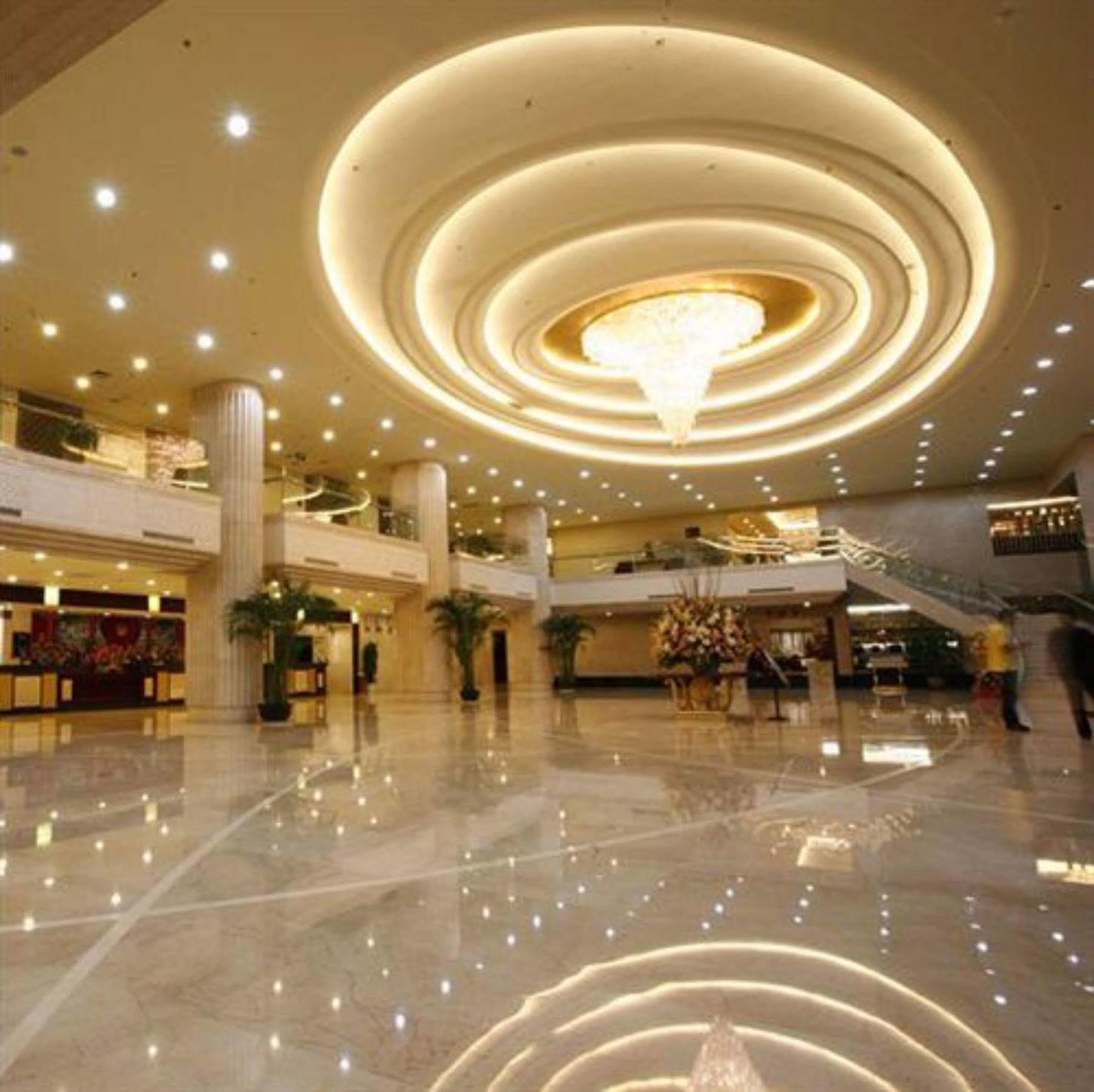 Grand Metropark Hotel Shandong Жинан Екстериор снимка